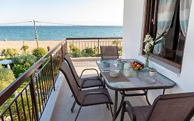 Dimi Seafront Apartment By Rentals Pro Services - Nea Moudania
